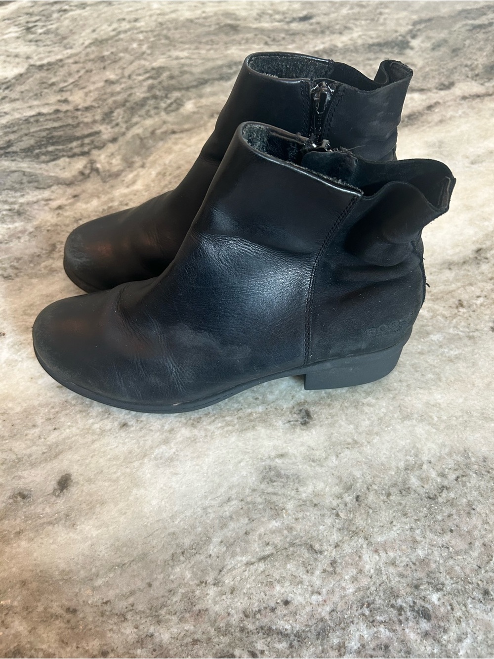 Bogs Classic Black Women's Leather Ankle Boots